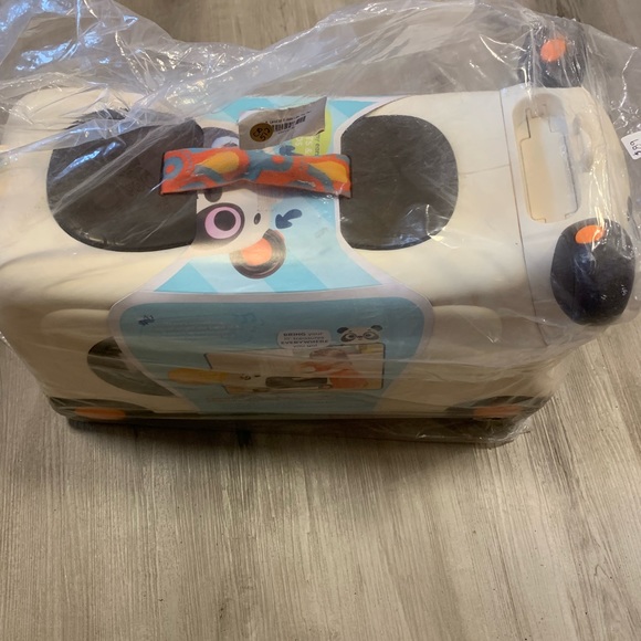 Child’s panda ride on / pull suitcase - Picture 5 of 5
